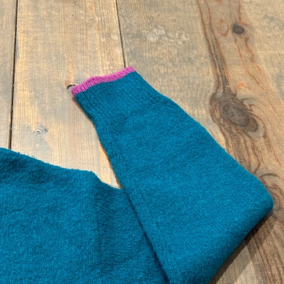 NWT Code X Mode Women’s Long Sleeve “Très Chic” Green Fuschia Trim Sweater Sz: S - Picture 4 of 10